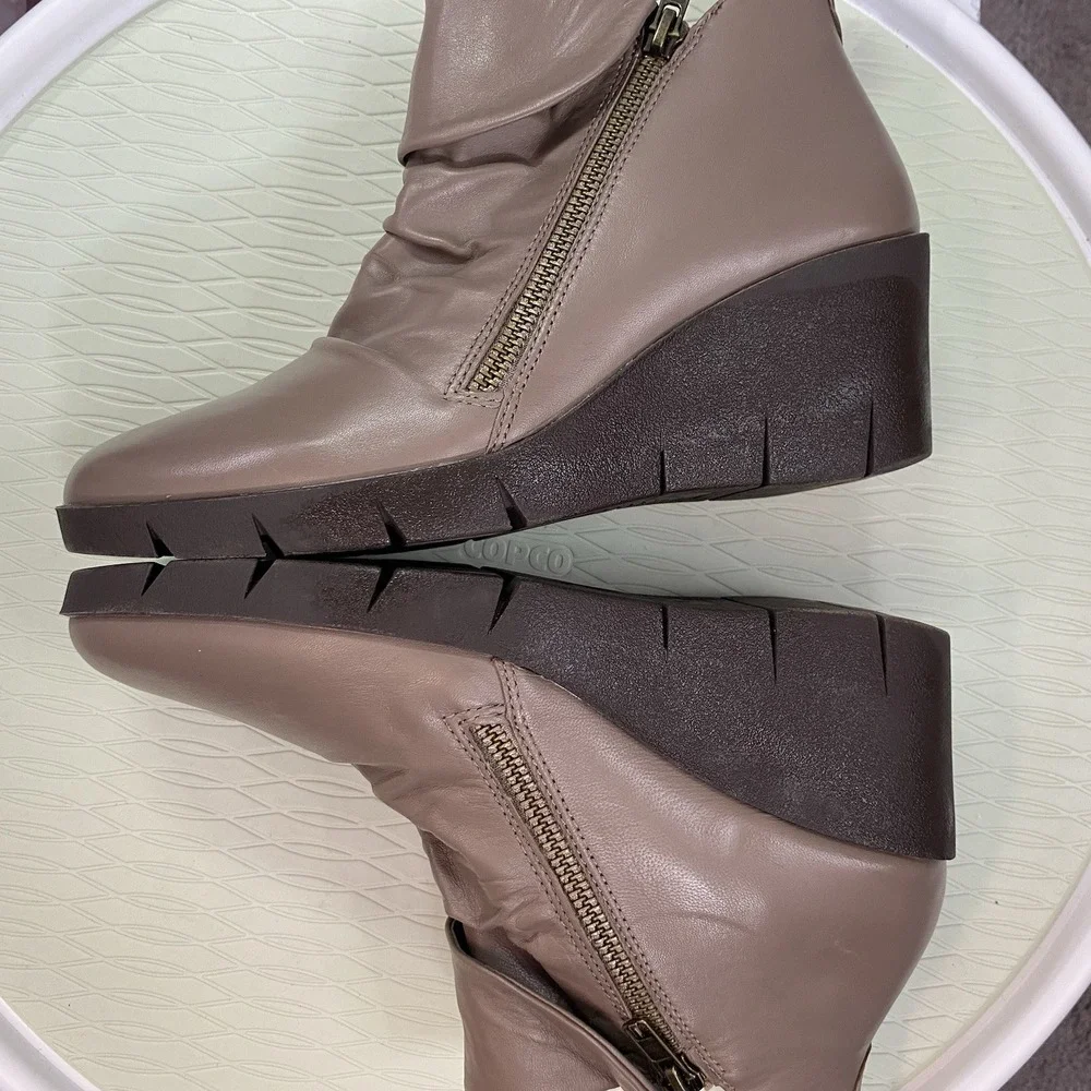 Women's Cliffs By White Mountain Penwood Taupe Leather Ankle Boot-NWOT-zip-wedge